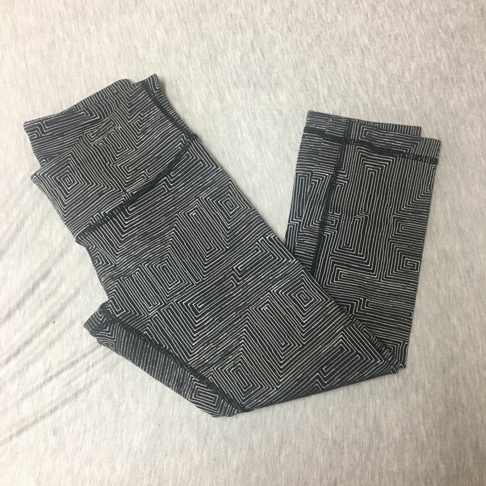 2/$20 Geometric lululemon leggings